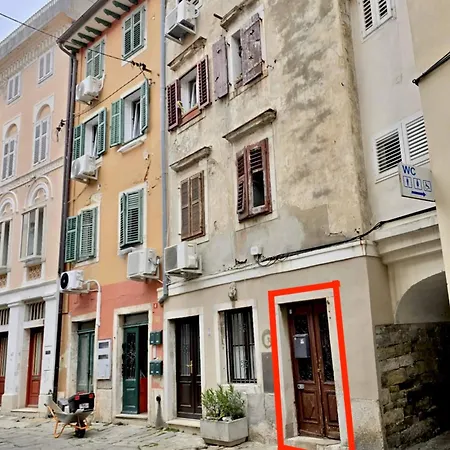 Coastal In פיראן