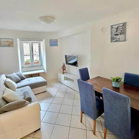 Coastal In פיראן